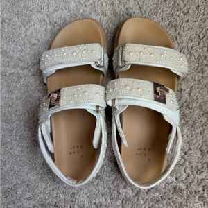 A New Day sandals. Women’s Size 6!